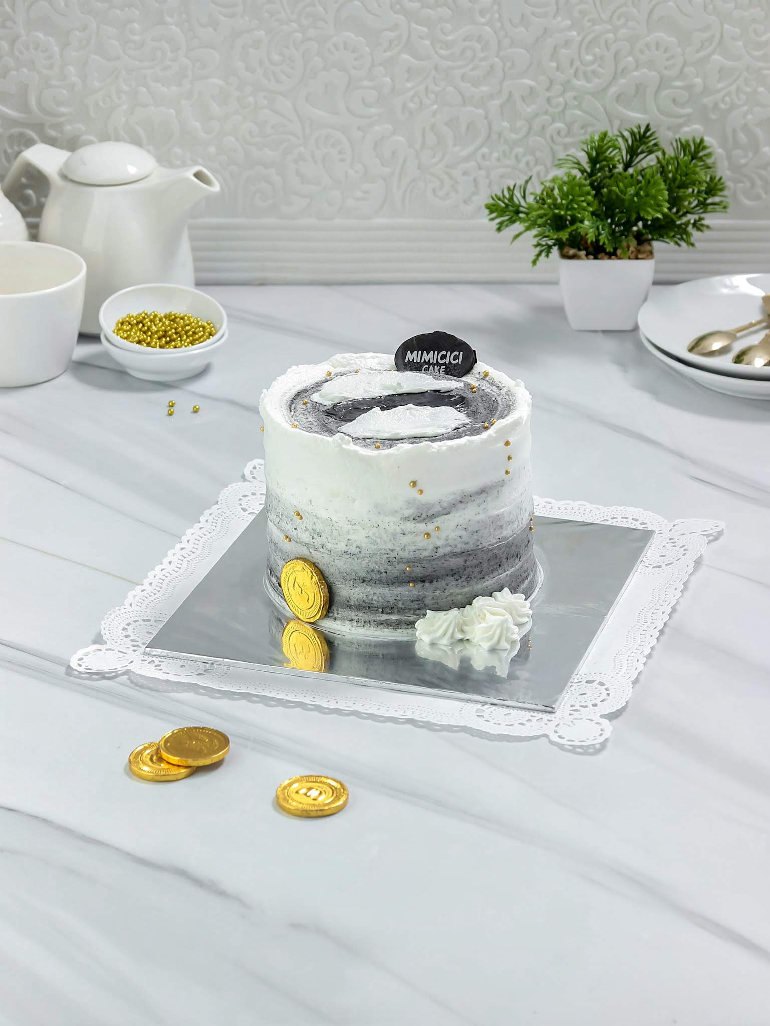 Korean Cake Black And White 12 Cm